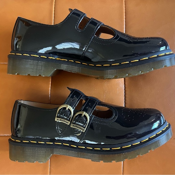 Authentic Dr. Marten's 8065 BLACK PATENT LEATHER MARY JANE SHOES. - Picture 8 of 13
